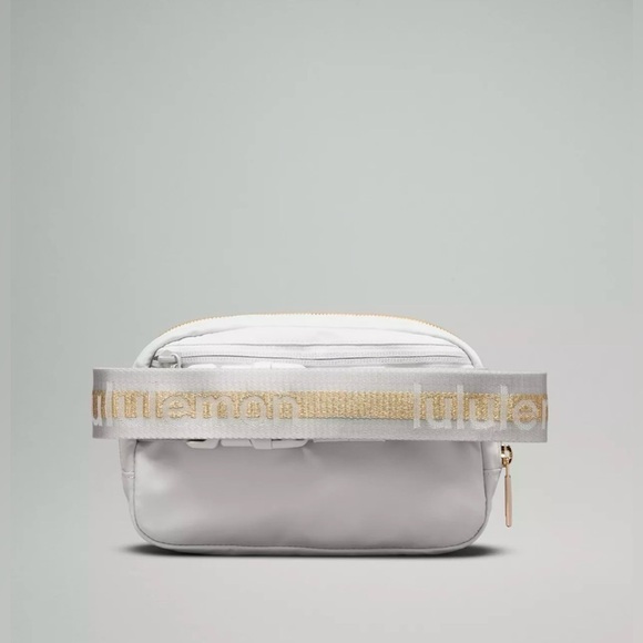 Lululemon Everywhere Belt Bag 1L Wordmark Vapor/Gold/White Designed Casual New - Picture 3 of 12